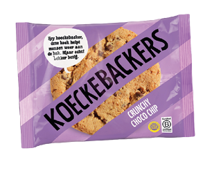 A purple package of Koekebackers crunchy choco chip cookies with a large cookie image and Dutch text in a speech bubble. Description generated by AI