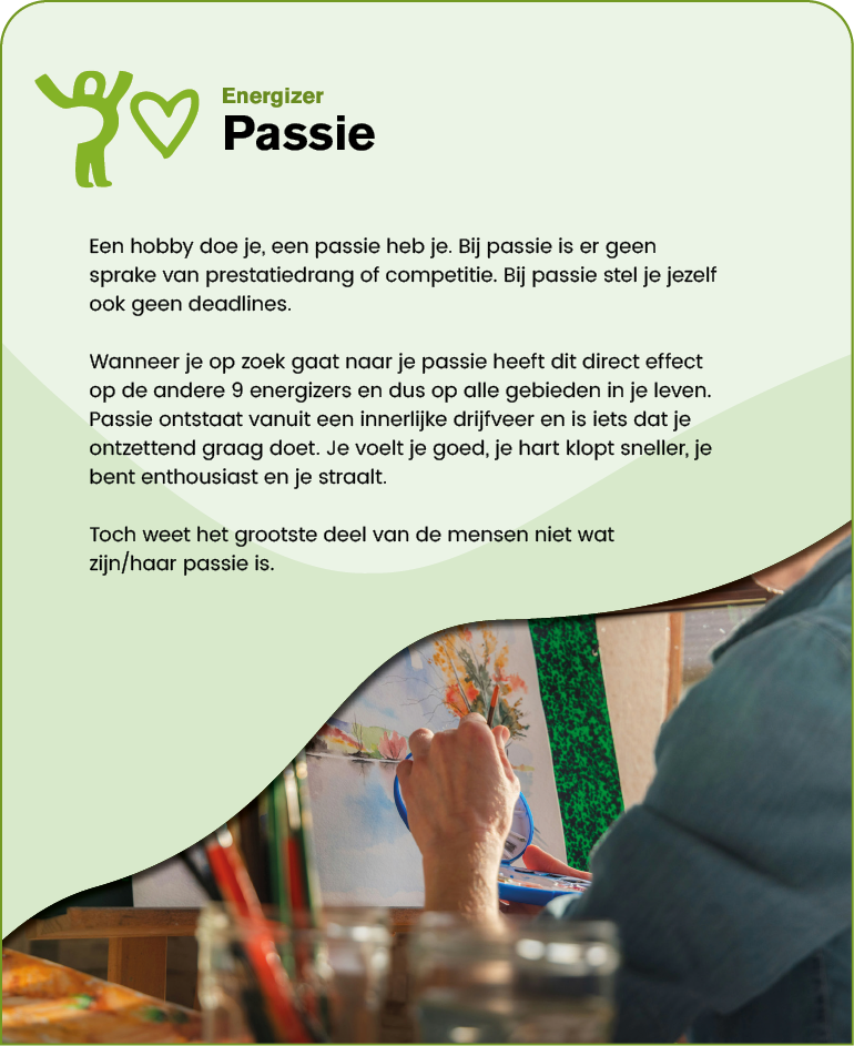 An adult is painting on a canvas with a brush while a Dutch text about passion and enthusiasm is displayed above. Description generated by AI