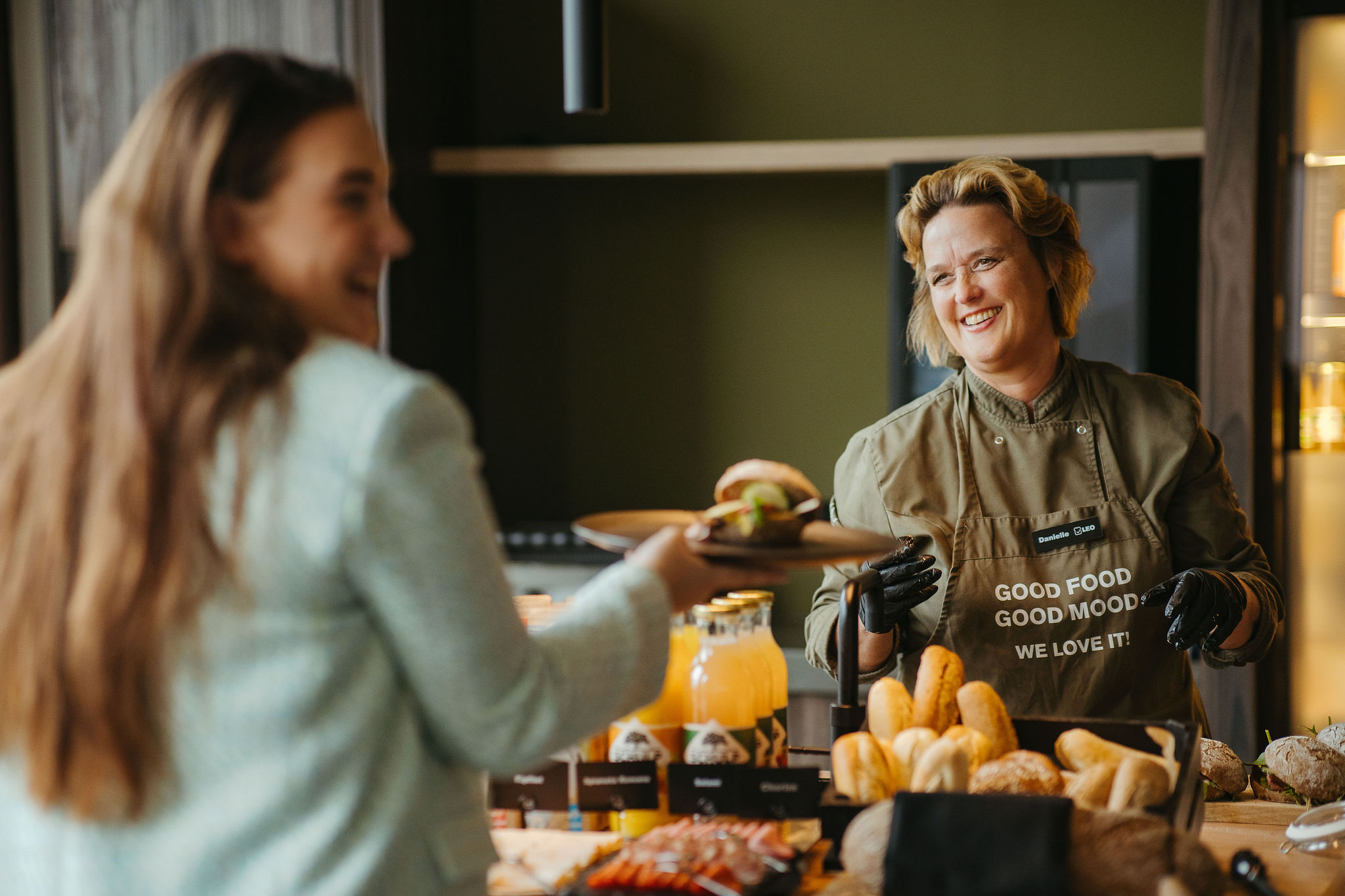 Waarom vinden wij de dag van de medewerker belangrijk als bedrijfscatering?