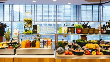 Bedrijfslunch vs zelf lunch meenemen: wat werkt beter?
