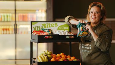 vitale medewerker die moment van balans neemt