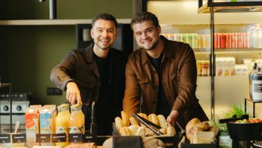 Gezonde bedrijfscatering die stil staat bij de Dag van de Lach 3 mei goed voor de vitaliteit